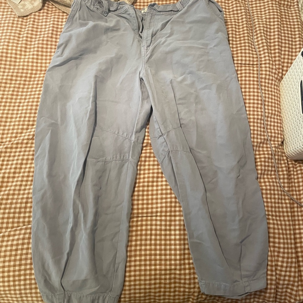 Barrel leg blue pants
